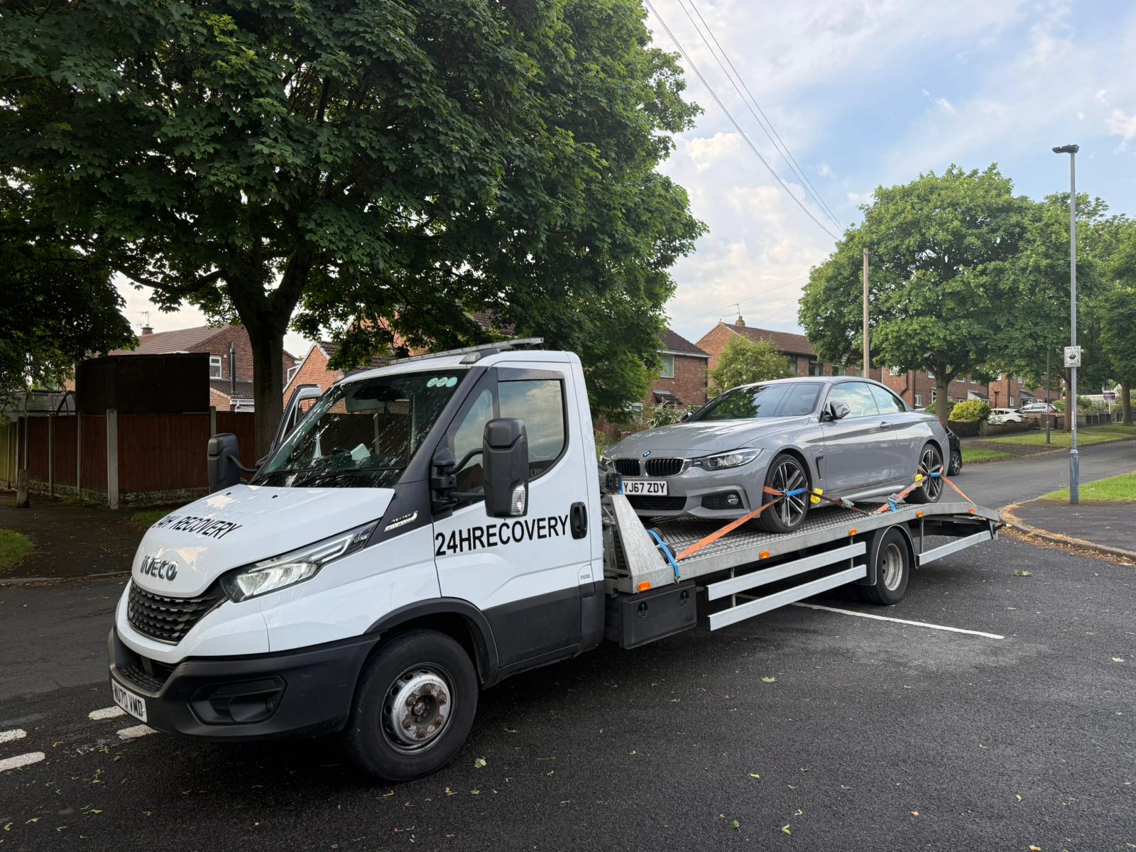 ATM Recovery provides professional vehicle recovery